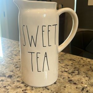 🤩🤩 Rae Dunn sweet tea pitcher. Brand new with tags!